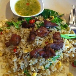 ข้าวผัดหมูพริกสด