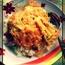 ข้าวผัดกระเพารวมมิตร & ไข่เจียวหมูสับ 