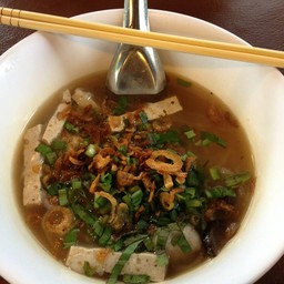 ก๋วยจั๊บญานแม่พลอย