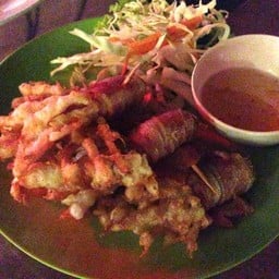เบค่อนพันเห็ดเข็มทอง ชุบแป้งมานิดๆ 