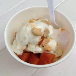 ไอศรีมกะทิไข่เค็ม&วุ้นมะพร้าว&มัน&ถั่วลิสง หวานมันกำลังดีมากๆๆ