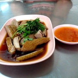 เนื้อเป็ดจานละ 100.-บาท