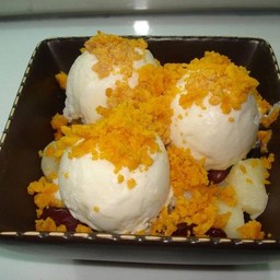 ไอศครีมไข่เค็ม อร่อยหวานมัน เจ้าดั้งเดิม