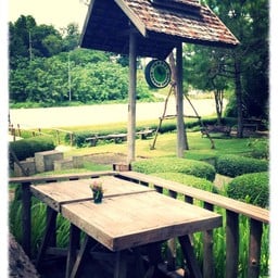 บรรยากาศร้านร่มรื่น 