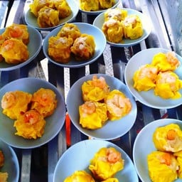 ขนมจีบก็มีด้วยคะ