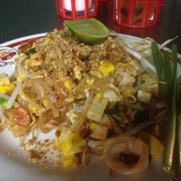ราดหน้า เอ็มไพร์ ผัดซีอิ๊ว สุขุมวิท 38