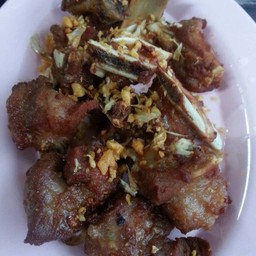 ซี่โครงหมูทอดกระเทียม