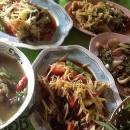 ไก่ย่างบุรีรัมย์ (ชลิดา)