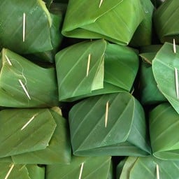 ร้านขนมยายเหลียว