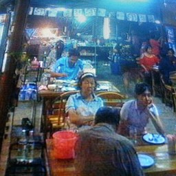 หรรษากับรสชาติอาหารจากแม่ครัวไฟแรงจนล้นกะทะ