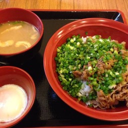 ข้าวน้าเนื่อต้นหอม เพิ่มมา 5 บาท