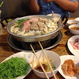 หมูกระทะ ร้าน ลำ ฮิม คือ