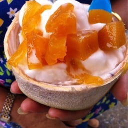 ร้านแตงโม ไอศกรีมมะพร้าวอ่อน