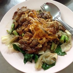 ผัดซีอิ๊ว หอมกระทะ