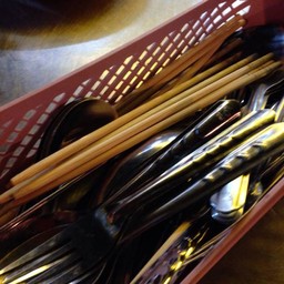 ตะเกียบแบบใช้แล้วทิ้ง ไม่ควรล้างมาใช้ใหม่