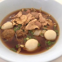 ร้านก๋วยเตี๋ยวสองวา