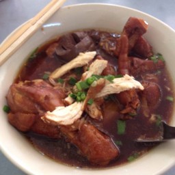 ก๋วยเตี๋ยวไก่มะระน่องโต&ข้าวขาหมู