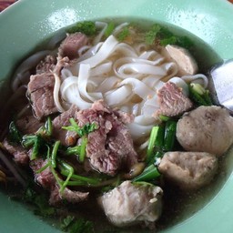 ก๋วยเตี๋ยวป้าวรรณา