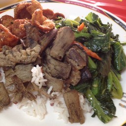 ผมไม่ได้ทานเจ ทุกมื้อหรือทุกวัน แต่ทานบางมื้ัอก็ รู้สึกดีที่ได้ละเว้นเนื้อสัตว์