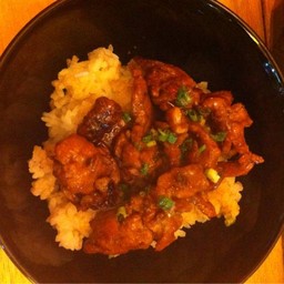 ข้าวหน้าสันคอหมูหมักน้ำจิ้ม