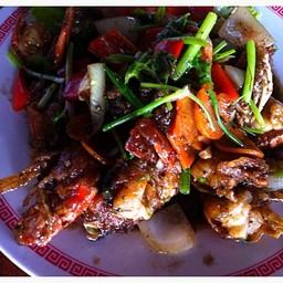 กุ้งแม่น้ำผัดพริกไทยดำ
