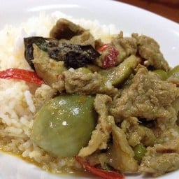 ขนมจีนน้ำยา ซอย สันติภาพ