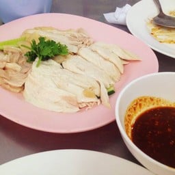 เจ๊อัง ข้าวมันไก่ตอน