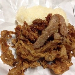 ร้านหมูทอด เห็ดทอด ข้าวเหนียว รถไฟใต้ดินรัชดา