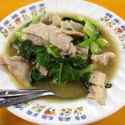 ราดหน้า ผัดซีอิ้ว ริมน้ำจันทบุรี