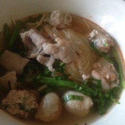 ก๋วยเตี๋ยวหน้าดาราเทวี