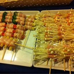 เห็ดปิ้งและผักนานาชาติ