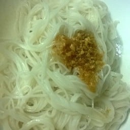 เจ๊แดง หมี่ซั่วเป็ดตุ๋น - ไก่ตุ๋น น้ำใส