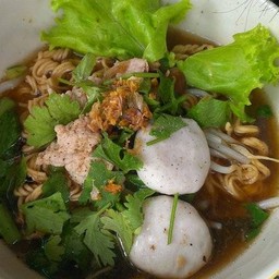 คุณพลอย ก๋วยเตี๋ยวหมูตุ๋น