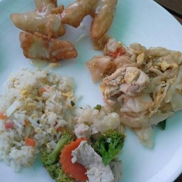 ปาท่องโก้-ผัดซีอิ้วหมู-ข้าวผัดหมู-ผัดผัก