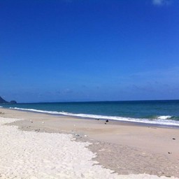 ชายหาดเงียบสงบ ทรายขาวเนียน บ่งตอง!สุดยอดด