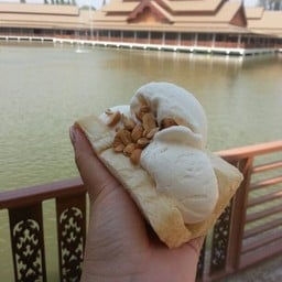 จ๊อดไอติมกะทิ