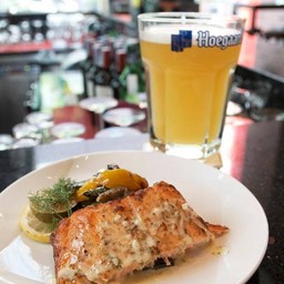 ให้ทางร้านแนะนำได้ค่ะเบียร์ชนิดไหนเหมาะจะทานกับอะไร 