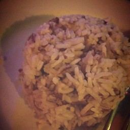 เสิร์ฟข้าวกล้องค่ะ. ข้าวเย็นไปนิดค่ะ