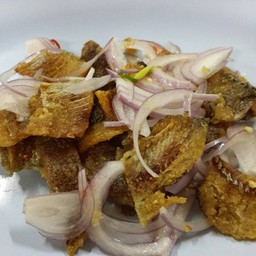 ยำปลาสลิด