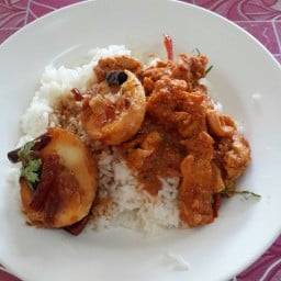 นายถึก แกงราดข้าว