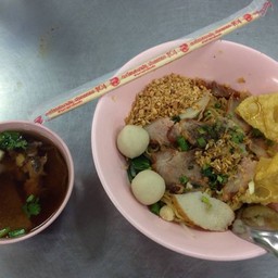 ชายสี่บะหมี่เกี๊ยว ปตท. แก่งคอย ขาออก