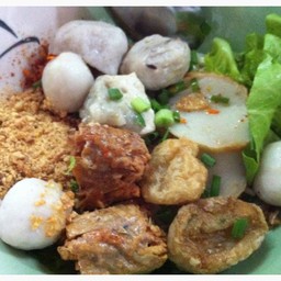 ก๋วยเตี๋ยวลูกชิ้นปลา ลูกชิ้นจัดหนักมากๆ