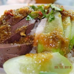 ก๋วยเตี๋ยวไก่มะระ 30 บาท