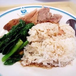 ข้าวขาหมูเห็ดหอมวัดดงมูลเหล็ก