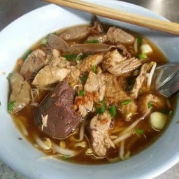 ก๋วยเตี๋ยวเป็ดเจ๊หมวย