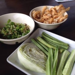 ชุดน้ำพริกหนุ่ม 49฿ อร่อยมาก 👍