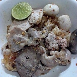 บะหมี่หมูต้มยำ