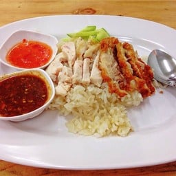 ข้าวมันไก่ลุงหมิง สูตรโบราณ