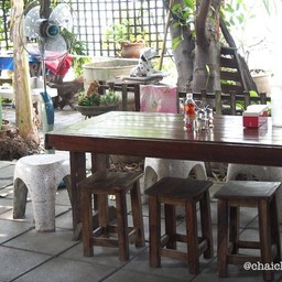 ที่นั่งภายในร้าน