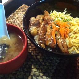 ข้าวหน้าไก่เทริยากิ